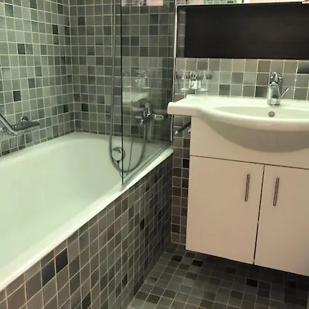 Apartment Jeanne D Arc A1 *